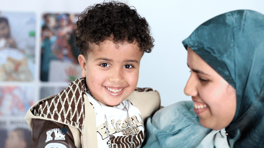 Mère et enfant accompagnés par Maghreb Secours au Maroc